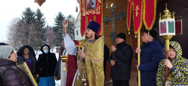 В селе Сростки прошел престольный праздник в храме в честь святителя Спиридона Тримифунтского Чудотворца